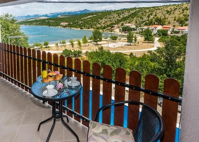 Seaside Family Friendly House With A Swimming Pool Krusevo, Novigrad - 21963 Basic